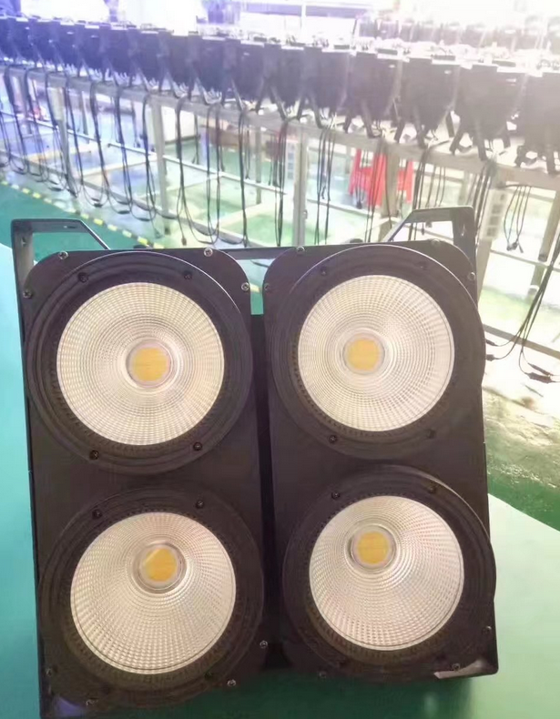 舞臺(tái)燈光 LED 四眼觀(guān)眾燈COB面光燈適用于哪些場(chǎng)所？效果圖